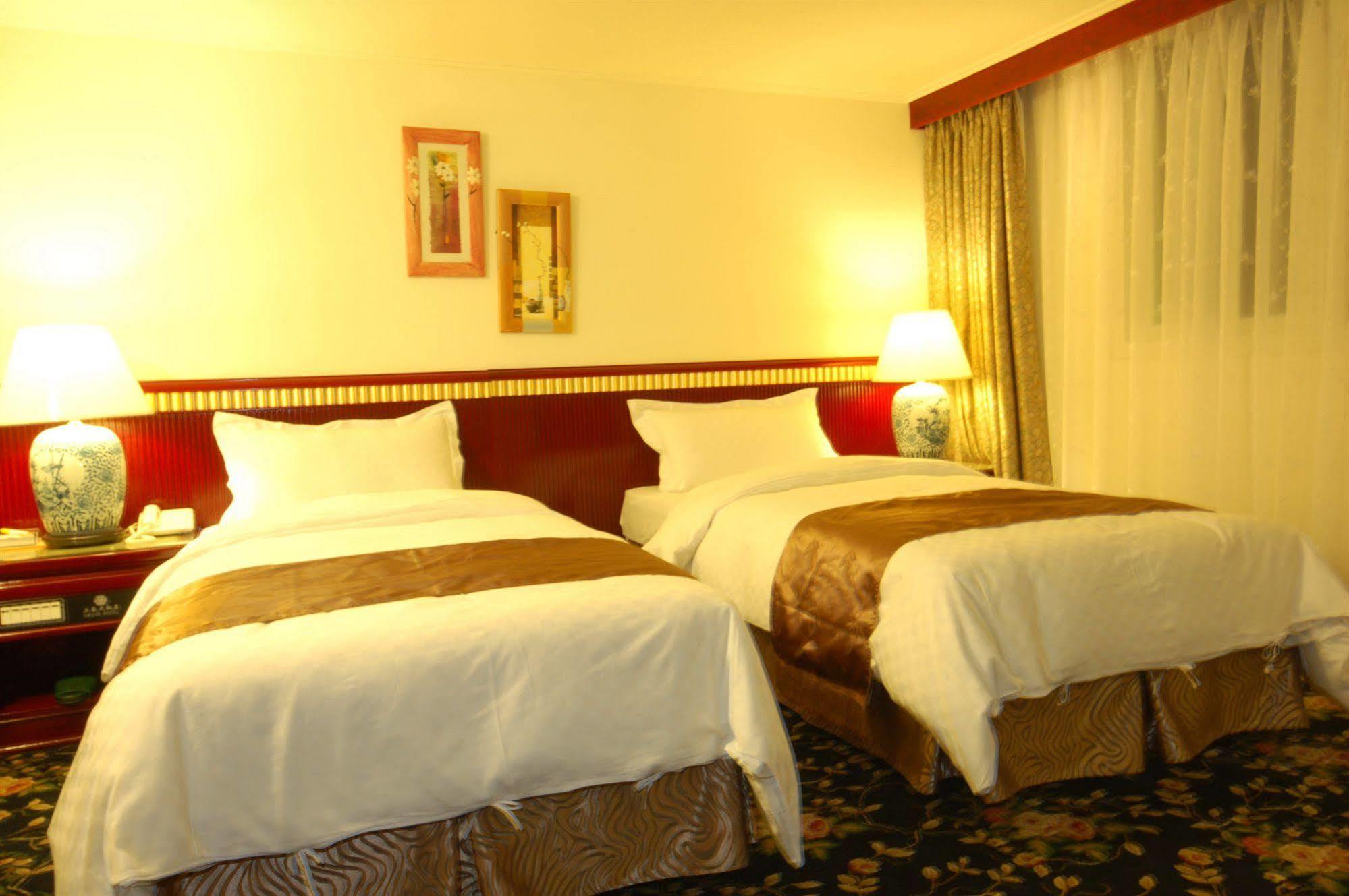 Nagahiro Hotel, Taichung Wenxin Branch Taizhong Zewnętrze zdjęcie