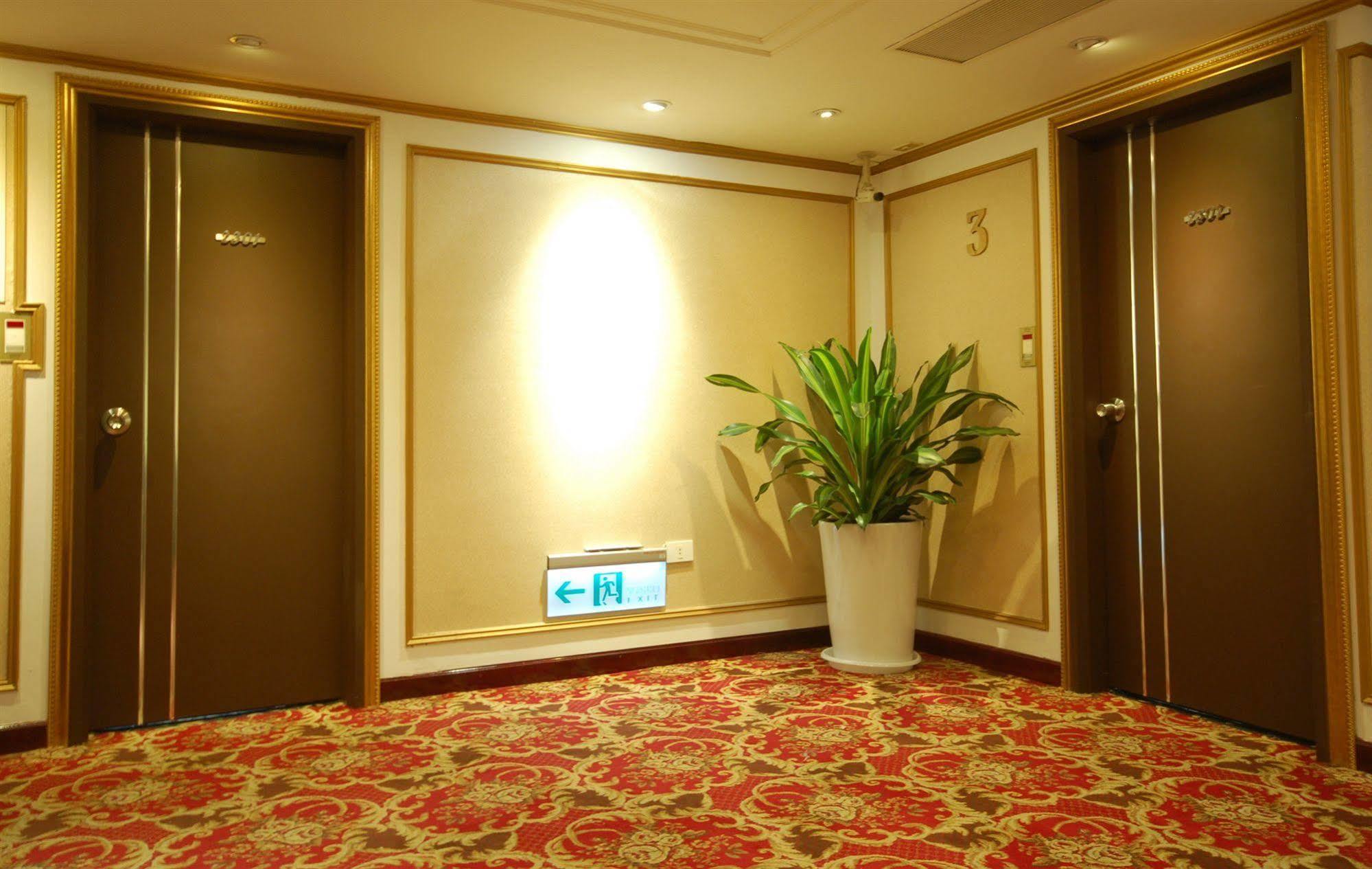 Nagahiro Hotel, Taichung Wenxin Branch Taizhong Zewnętrze zdjęcie